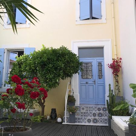 Notre Maison Aux Volets Bleus Ouveillan Екстериор снимка